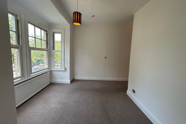 Flat 4, 31 Westbourne Avenue, Hull photo 3