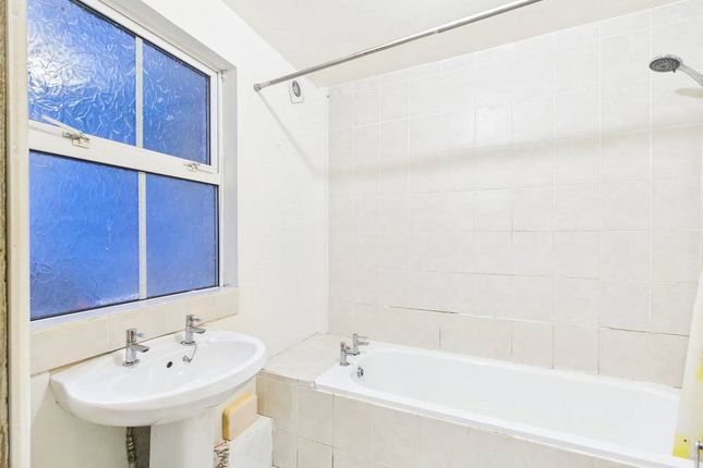 8, Salisbury Road, Gloucestershire photo 5