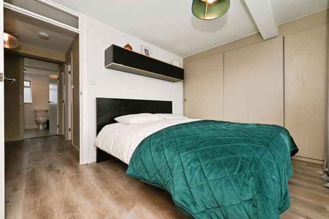 9, Lichfield Way, Broxbourne photo 4