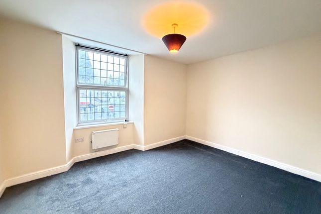 Flat 1, 2, Fore Street, Torpoint photo 2