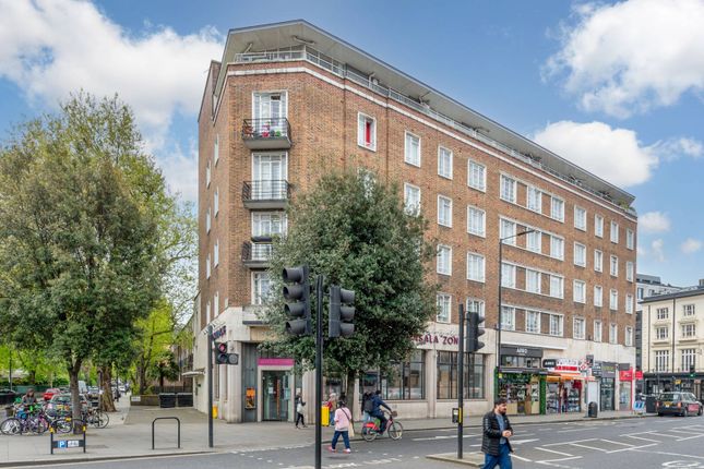 Flat to rent in Inverness Terrace, Bayswater, London
