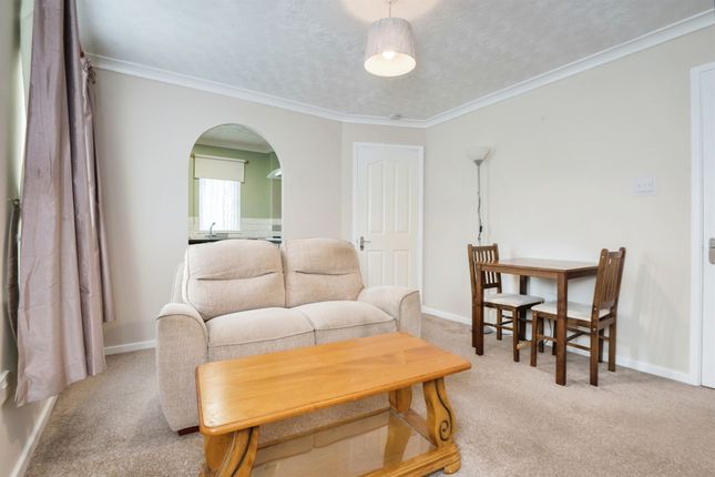 13, Kern Close, Southampton photo 4