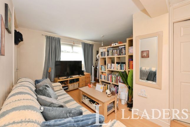 90, Barn Mead, Harlow photo 3