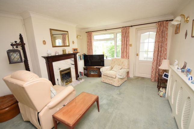 42, Wings Road, Surrey photo 3