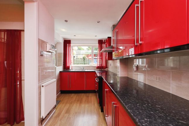 34, Thievesdale Lane, Worksop photo 4