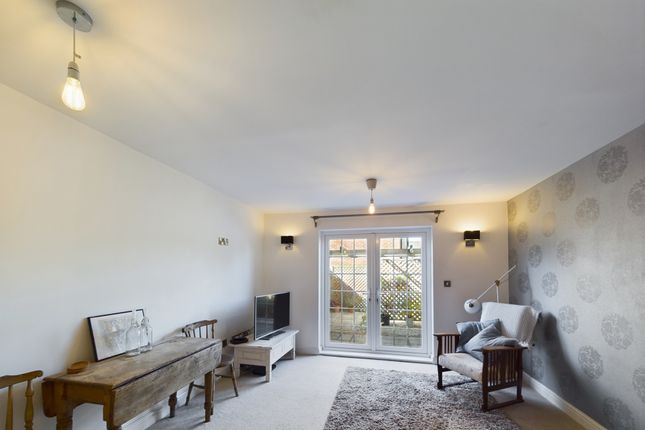 2, Nelson Mews, Horsham photo 3