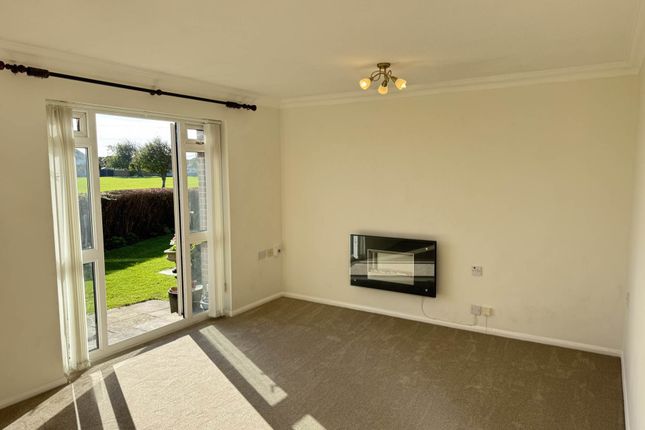 Shrubbs Drive, Bognor Regis photo 3