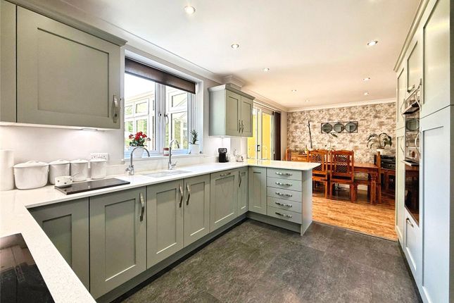 18, South Meadow, Berkshire photo 2