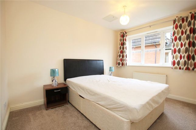 Flat for sale in Farringdon Court, Erleigh Road, Reading, Berkshire