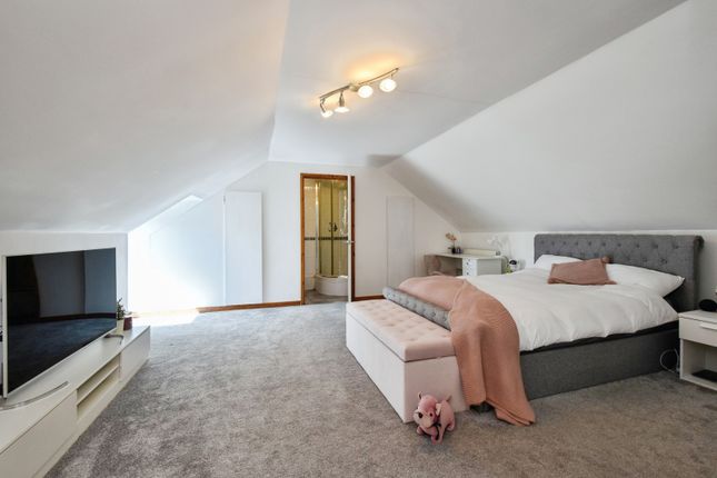 9, Wernoleu Road, Ammanford photo 3