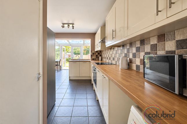 88, Markhams Chase, Basildon photo 2