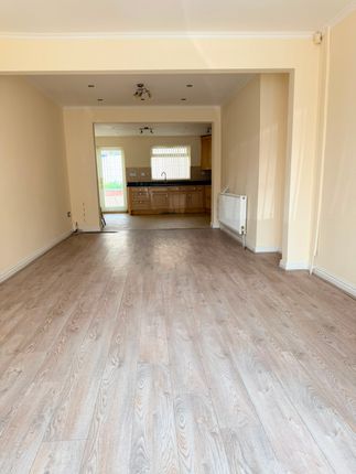 16, Murdock Grove, Birmingham photo 4