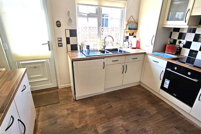6 Landa Grove Park, Welbeck Place, Newark photo 3
