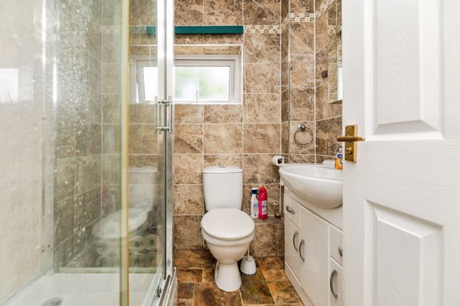 31, Fenton Fields, South Yorkshire photo 4
