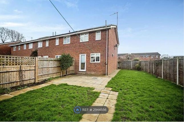 Sovereigns Way, Marden, Tonbridge photo 2