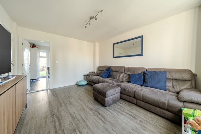 8, Blackwell Drive, Carterton photo 4