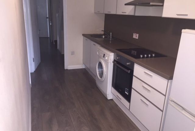 Room 5, 82, St Marys Road, Edmonton photo 3