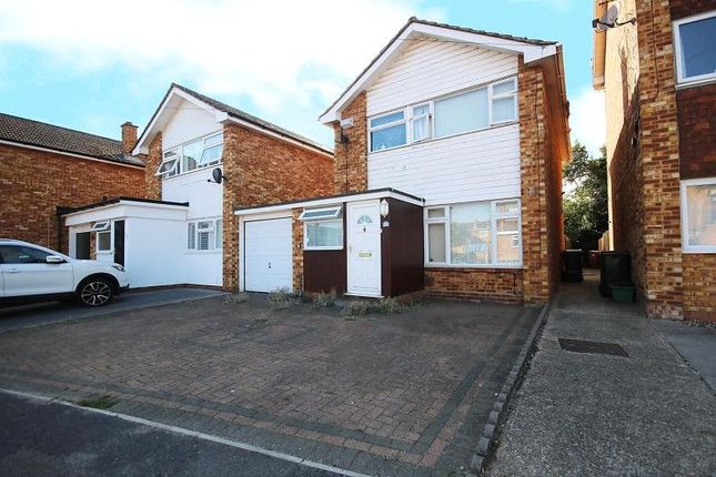 Thumbnail Detached house to rent in Sunrise Avenue, Chelmsford