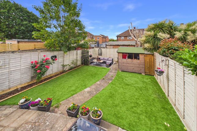66, Braycourt Avenue, Walton-On-Thames photo 3