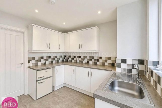 16, St. Johns Court, Westcliff On Sea photo 3