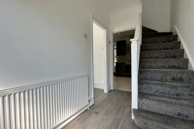180, Moordown, London photo 2