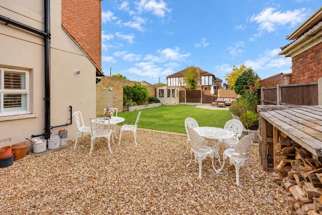 Villa Road, South Benfleet photo 4