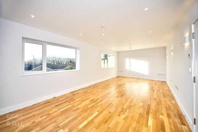8 Wendover Way, Luton, Bedfordshire photo 4