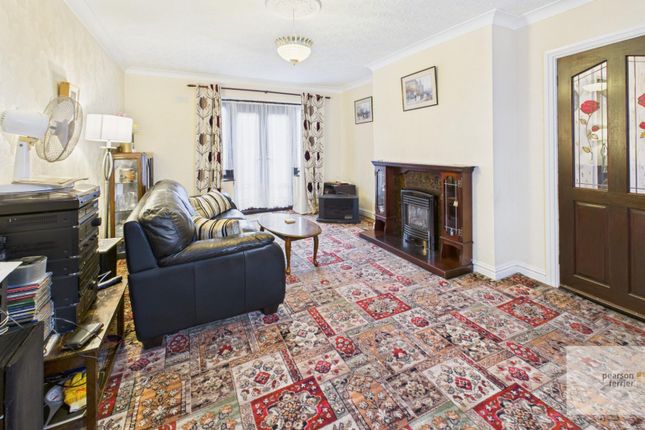 28, Woodroyd Drive, Bury photo 2