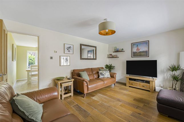 17, Trivett Close, Kent photo 2