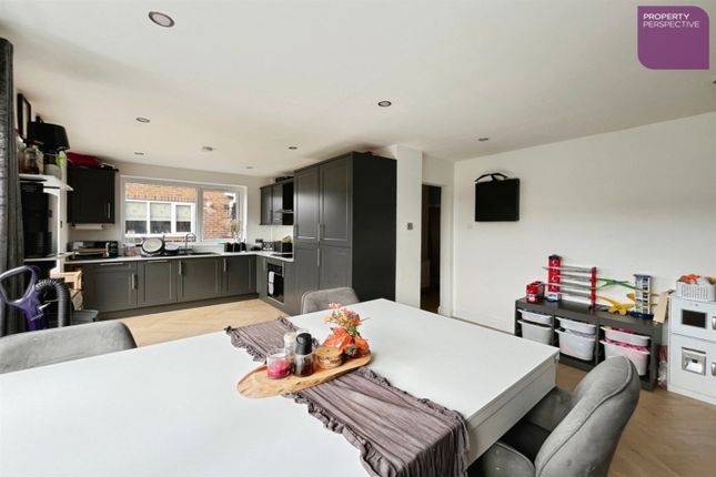 30, Haugh Lane, Newhey, Rochdale photo 4