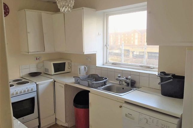 Flat for sale in Gurney Close, Barking