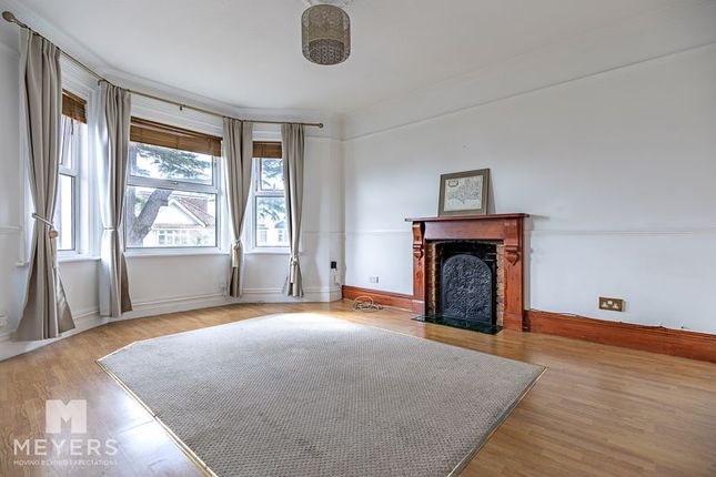 Flat for sale in Richmond Wood Road, Queens Park