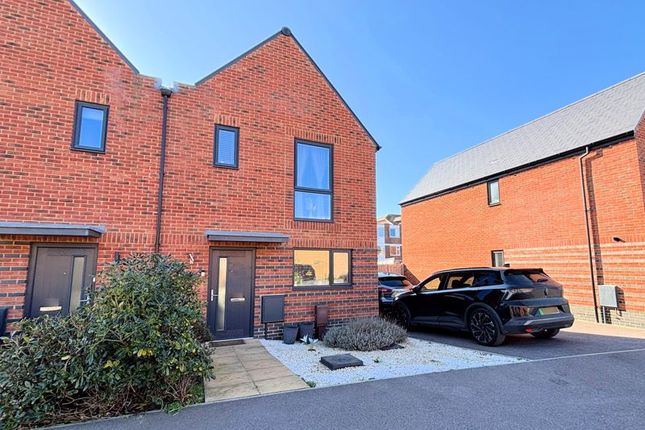 3-bed house on 27, Ocean Road, Lee-On-The-Solent, £399,995