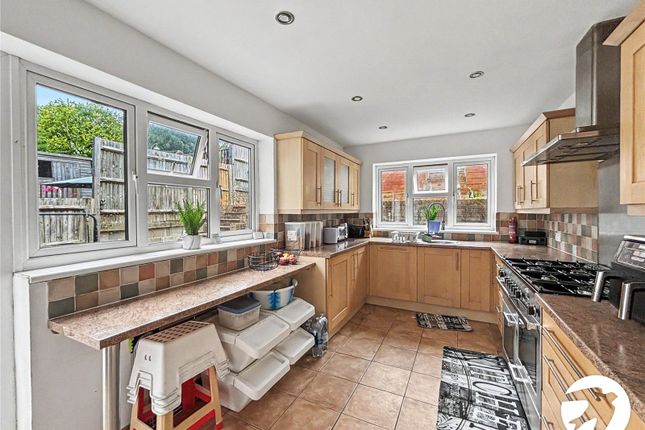 35, Wittersham Close, Kent photo 4