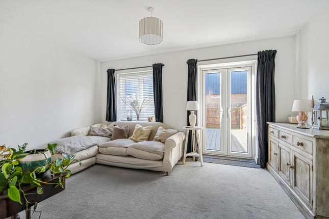 53, Clifton Close, Bicester photo 3