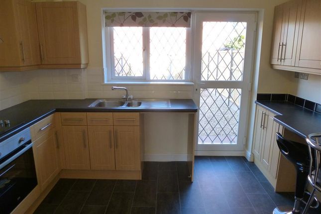 34, Whinchat Grove, KIDDERMINSTER photo 4