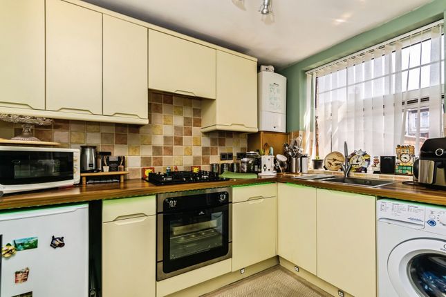 Flat 2, 121, Wickham Road, Croydon photo 3