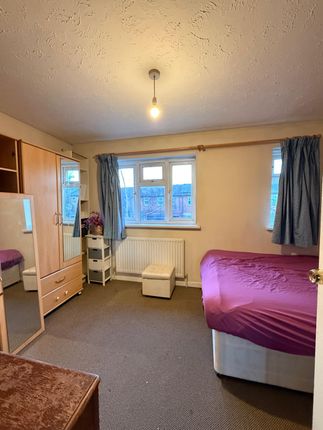 3 Grayling Close, Grayling Close, Canning Town photo 5