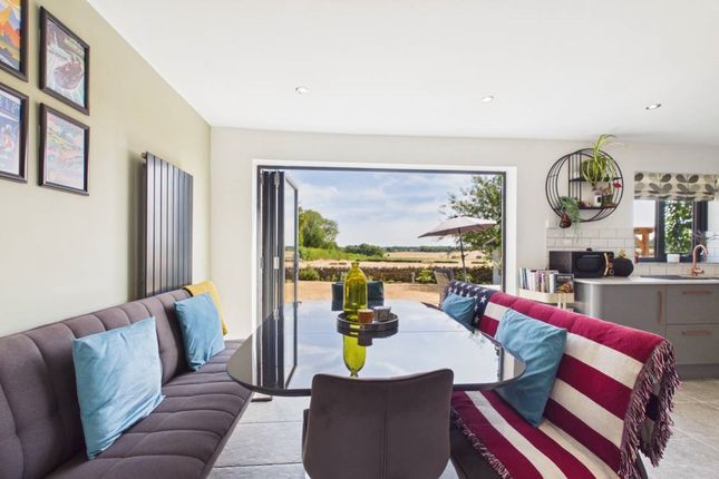 8, Farriers Way Carlby, Stamford photo 4