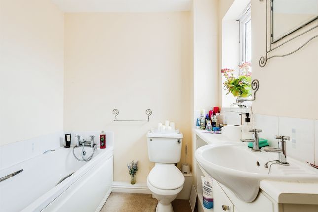 Flat for sale in Dorney Road, Swindon