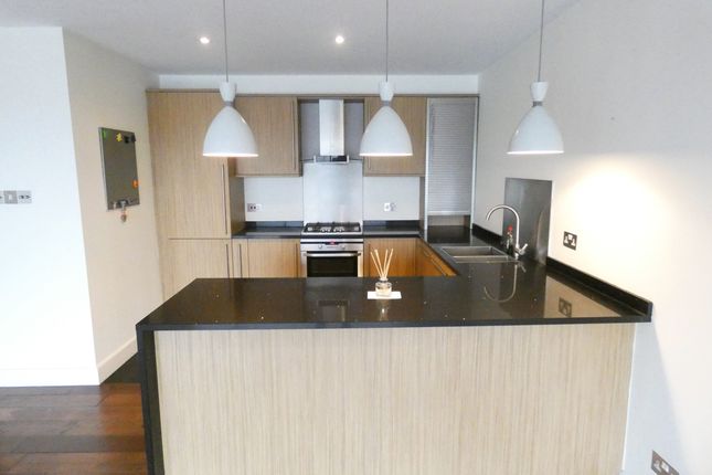 35 City Harbour, City Harbour, Selsdon Way, London photo 4
