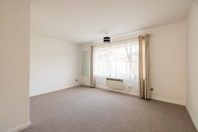 Sussex Place, Slough photo 4