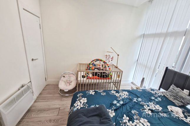 Flat 13, Phoenix House Two 59-63, Farnham Road, Berkshire photo 5