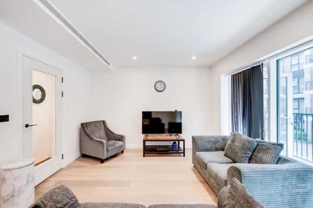 Flat 11, Savoy House, London photo 2