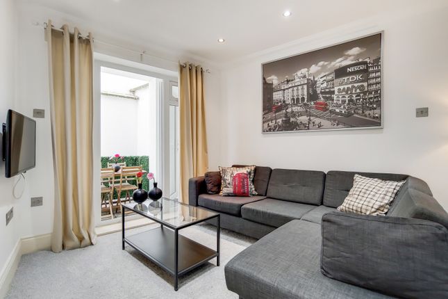 Thumbnail Flat to rent in Bell Street, London