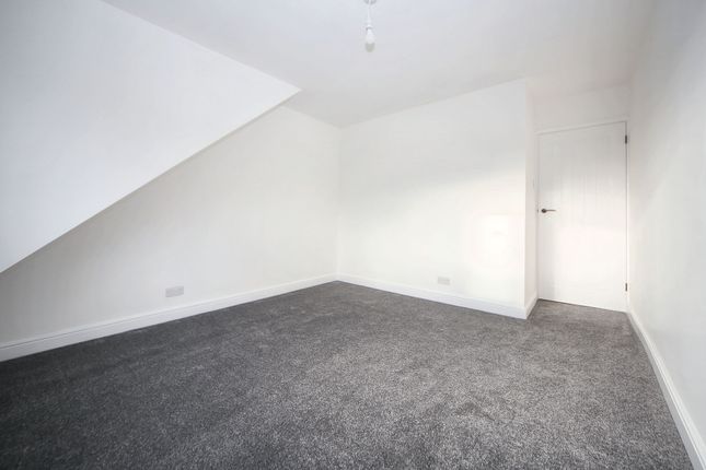 6 Airton Place, Wigan photo 4