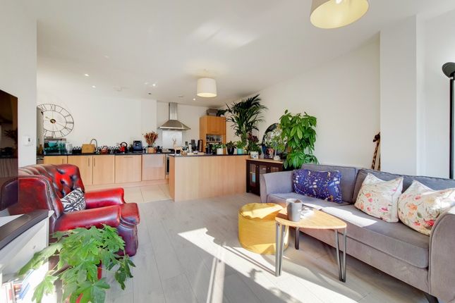 39 Apsley House 2, Holford Way, London photo 3