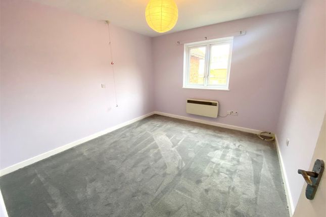11, Hanover Court,, Quaker Lane, Waltham Abbey photo 4