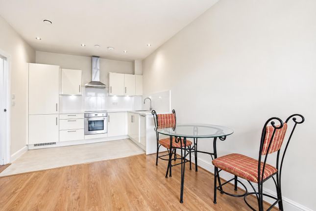 41, Red Lion Court, Greenford photo 4