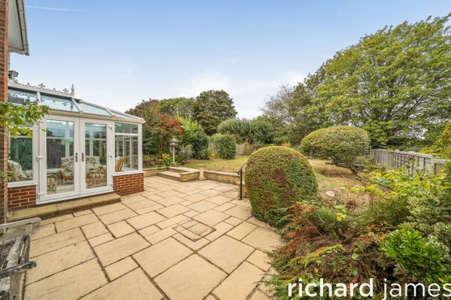 73, Sandringham Road, Swindon photo 3